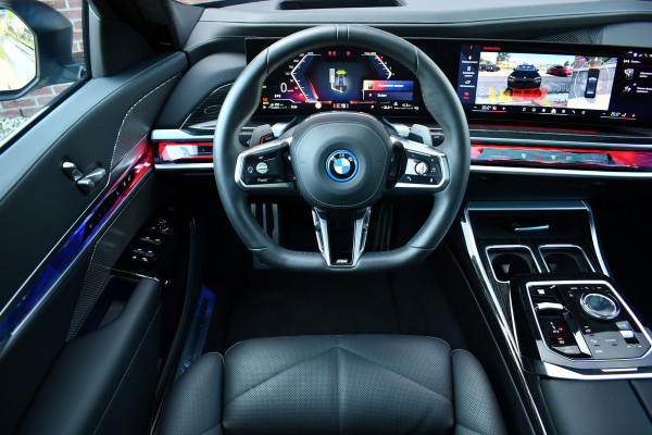 BMW 7 Serie 750e xDrive M-Sport Pro Frozen-Grey Auto-Doors Exe-Drive-Pro Trekhaak