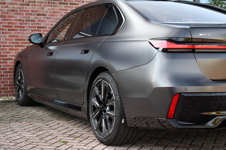 BMW 7 Serie 750e xDrive M-Sport Pro Frozen-Grey Auto-Doors Exe-Drive-Pro Trekhaak