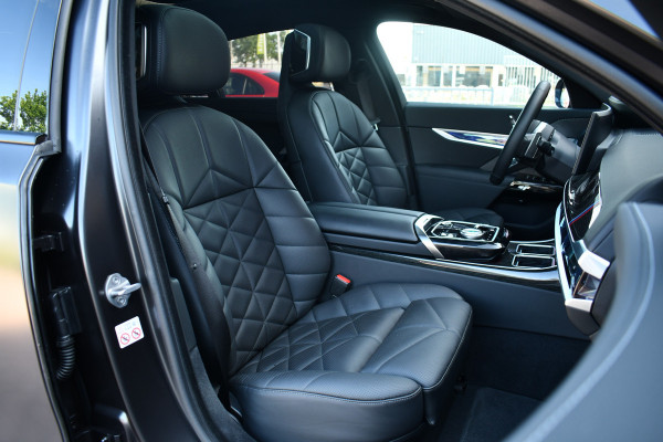 BMW 7 Serie 750e xDrive M-Sport Pro Frozen-Grey Auto-Doors Exe-Drive-Pro Trekhaak