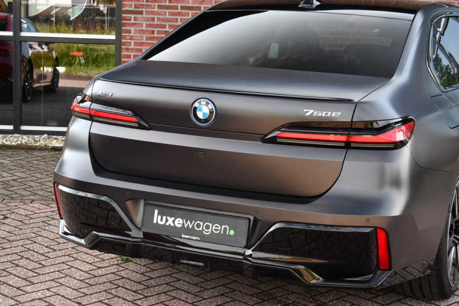 BMW 7 Serie 750e xDrive M-Sport Pro Frozen-Grey Auto-Doors Exe-Drive-Pro Trekhaak