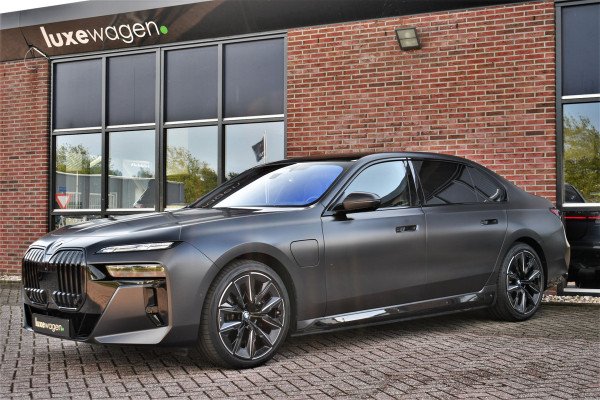BMW 7 Serie 750e xDrive M-Sport Pro Frozen-Grey Auto-Doors Exe-Drive-Pro Trekhaak