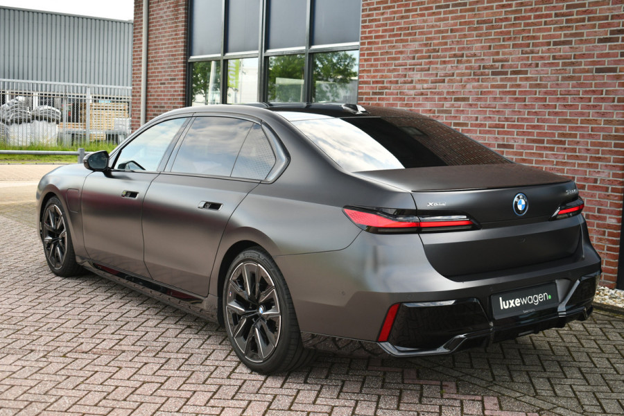 BMW 7 Serie 750e xDrive M-Sport Pro Frozen-Grey Auto-Doors Exe-Drive-Pro Trekhaak