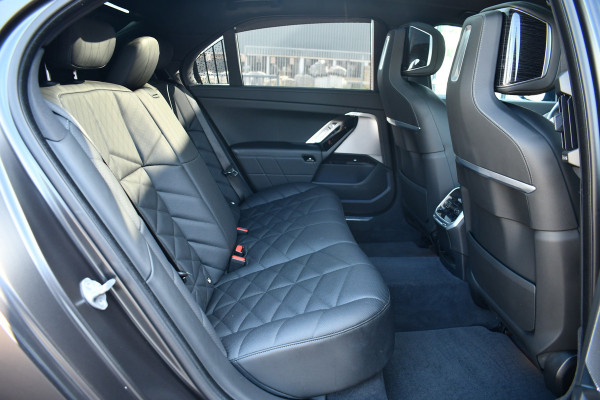 BMW 7 Serie 750e xDrive M-Sport Pro Frozen-Grey Auto-Doors Exe-Drive-Pro Trekhaak