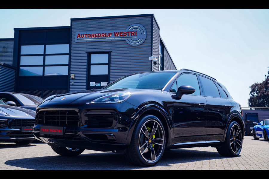 Porsche Cayenne 3.0 E-Hybrid Platinum Edition | Panorama | Sport Chrono | Lane Assist | Trekhaak | Luchtvering | Stoelventilatie