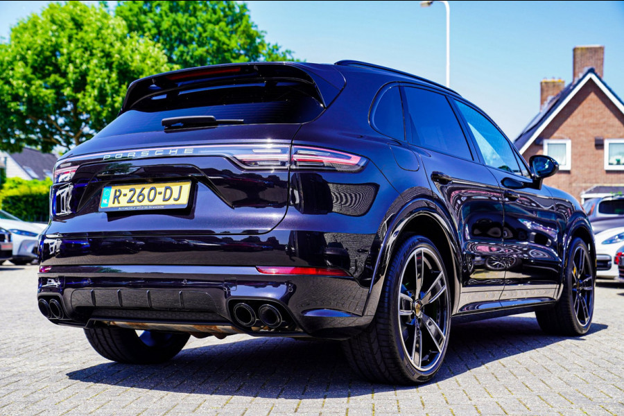 Porsche Cayenne 3.0 E-Hybrid Platinum Edition | Panorama | Sport Chrono | Lane Assist | Trekhaak | Luchtvering | Stoelventilatie