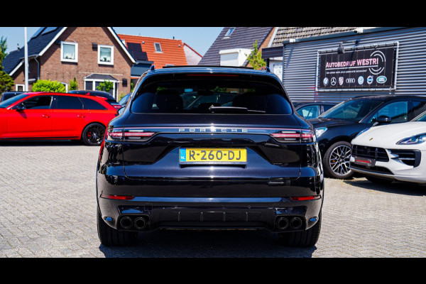 Porsche Cayenne 3.0 E-Hybrid Platinum Edition | Panorama | Sport Chrono | Lane Assist | Trekhaak | Luchtvering | Stoelventilatie