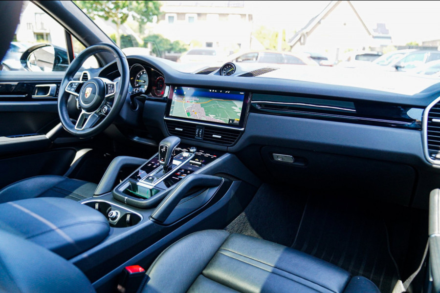 Porsche Cayenne 3.0 E-Hybrid Platinum Edition | Panorama | Sport Chrono | Lane Assist | Trekhaak | Luchtvering | Stoelventilatie