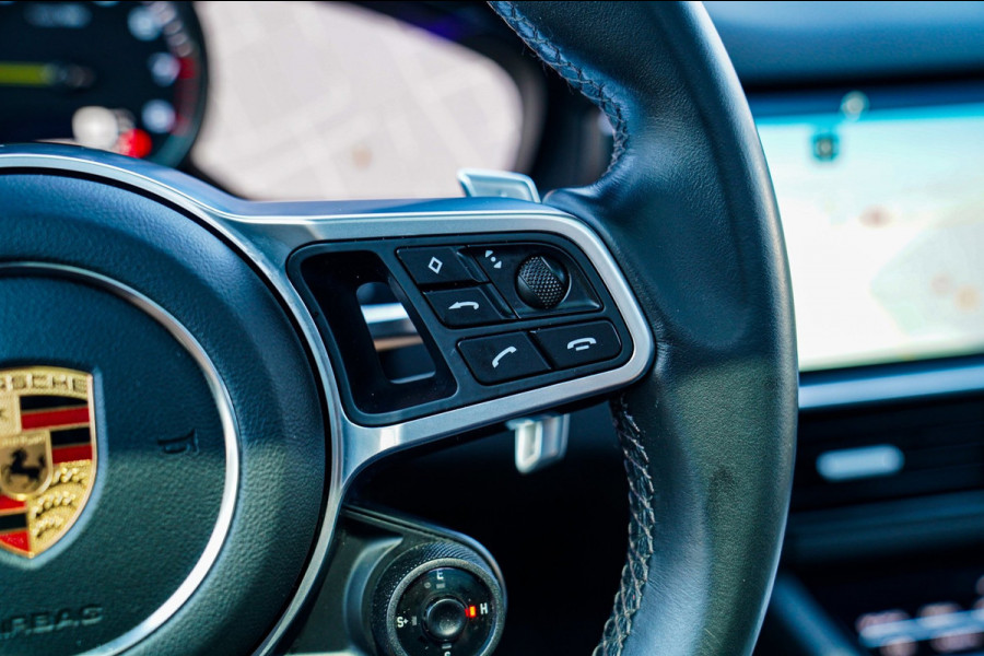Porsche Cayenne 3.0 E-Hybrid Platinum Edition | Panorama | Sport Chrono | Lane Assist | Trekhaak | Luchtvering | Stoelventilatie