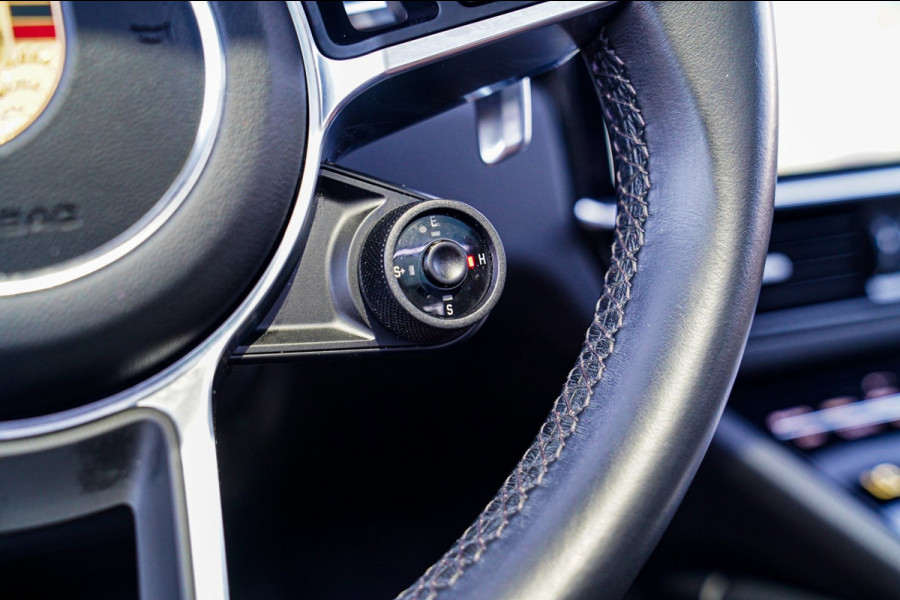 Porsche Cayenne 3.0 E-Hybrid Platinum Edition | Panorama | Sport Chrono | Lane Assist | Trekhaak | Luchtvering | Stoelventilatie