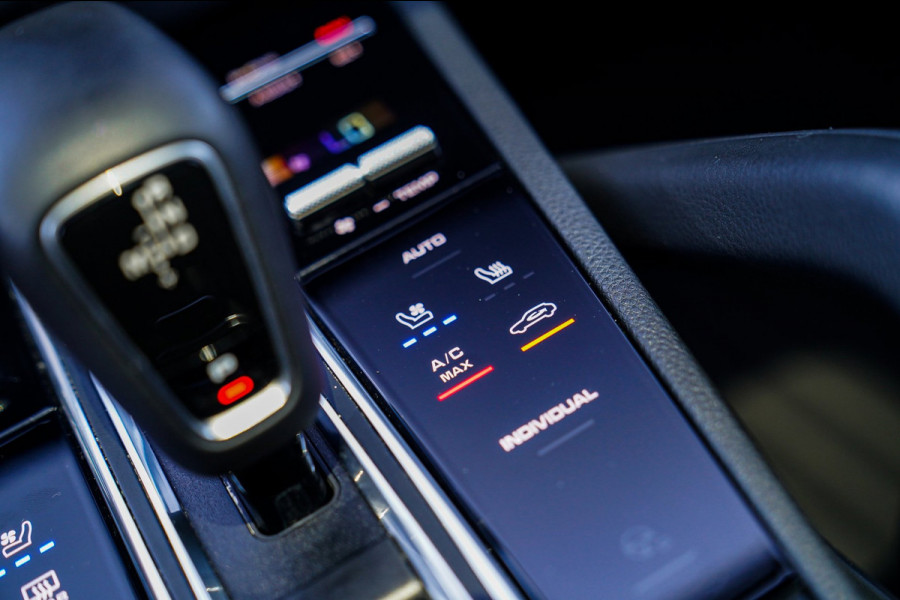 Porsche Cayenne 3.0 E-Hybrid Platinum Edition | Panorama | Sport Chrono | Lane Assist | Trekhaak | Luchtvering | Stoelventilatie