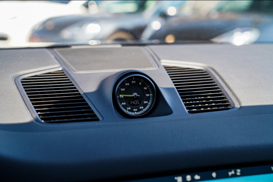 Porsche Cayenne 3.0 E-Hybrid Platinum Edition | Panorama | Sport Chrono | Lane Assist | Trekhaak | Luchtvering | Stoelventilatie