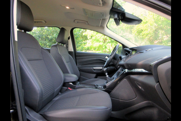 Ford Kuga 1.5 Titanium * Navi * Camera * Trekhaak *