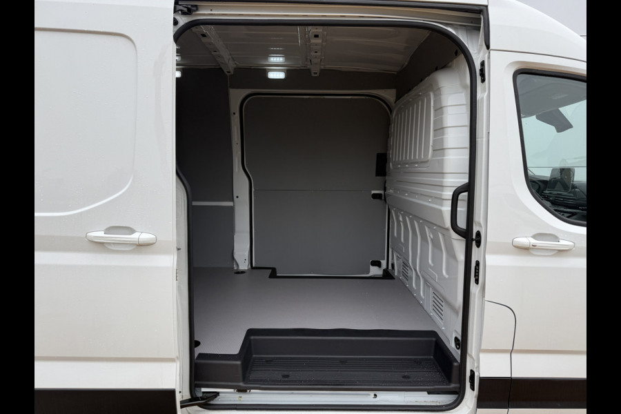 Maxus eDeliver 9 89kWh 398km WLTP L3H2 204PK 80KWh Snelladen Dubbele schuifdeur Apple Carplay Adaptieve Cruise Control Led Airco Stoelverwarming BPM Vrij