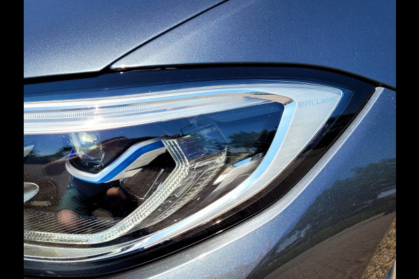 BMW 3 Serie Touring 320e Luxury - Pano, Trekhaak, Laser (NL NAP BTW)