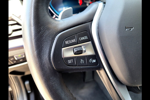 BMW 3 Serie Touring 320e Luxury - Pano, Trekhaak, Laser (NL NAP BTW)