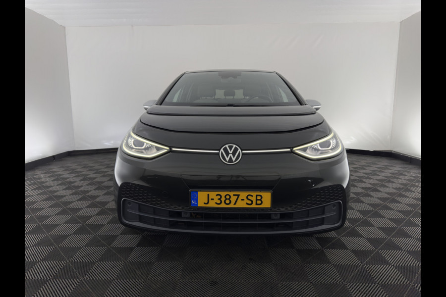 Volkswagen ID.3 First Plus 58 kWh [ 3-Fase-11kW] {SoH-88%} (INCL-BTW) Aut. *FULL-LED | HEATED-COMFORTSEATS | CAMERA | DIGI-COCKPIT | NAVI-FULLMAP | KEYLESS | PRIVACY-GLASS | AMBIENT-LIGHT | ECC | PDC | CRUISE | 19''ALU*