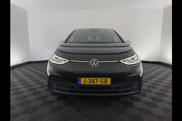 Volkswagen ID.3 First Plus 58 kWh [ 3-Fase-11kW] {SoH-88%} (INCL-BTW) Aut. *FULL-LED | HEATED-COMFORTSEATS | CAMERA | DIGI-COCKPIT | NAVI-FULLMAP | KEYLESS | PRIVACY-GLASS | AMBIENT-LIGHT | ECC | PDC | CRUISE | 19''ALU*