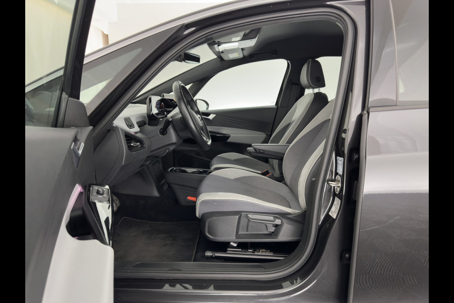 Volkswagen ID.3 First Plus 58 kWh [ 3-Fase-11kW] {SoH-88%} (INCL-BTW) Aut. *FULL-LED | HEATED-COMFORTSEATS | CAMERA | DIGI-COCKPIT | NAVI-FULLMAP | KEYLESS | PRIVACY-GLASS | AMBIENT-LIGHT | ECC | PDC | CRUISE | 19''ALU*