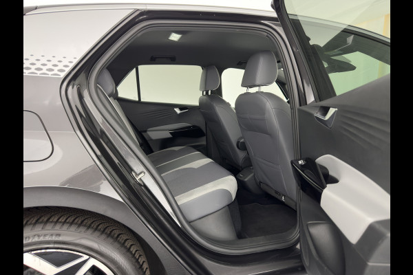 Volkswagen ID.3 First Plus 58 kWh [ 3-Fase-11kW] {SoH-88%} (INCL-BTW) Aut. *FULL-LED | HEATED-COMFORTSEATS | CAMERA | DIGI-COCKPIT | NAVI-FULLMAP | KEYLESS | PRIVACY-GLASS | AMBIENT-LIGHT | ECC | PDC | CRUISE | 19''ALU*