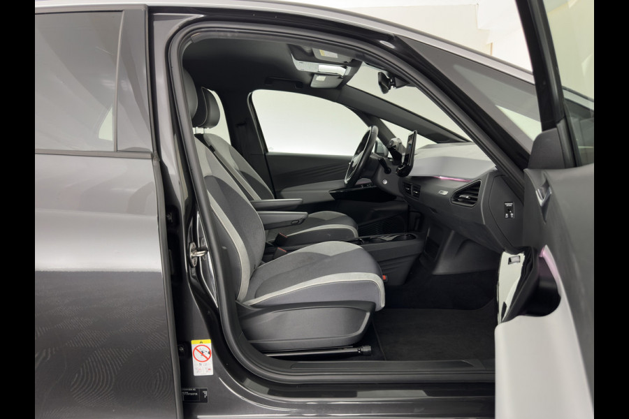 Volkswagen ID.3 First Plus 58 kWh [ 3-Fase-11kW] {SoH-88%} (INCL-BTW) Aut. *FULL-LED | HEATED-COMFORTSEATS | CAMERA | DIGI-COCKPIT | NAVI-FULLMAP | KEYLESS | PRIVACY-GLASS | AMBIENT-LIGHT | ECC | PDC | CRUISE | 19''ALU*
