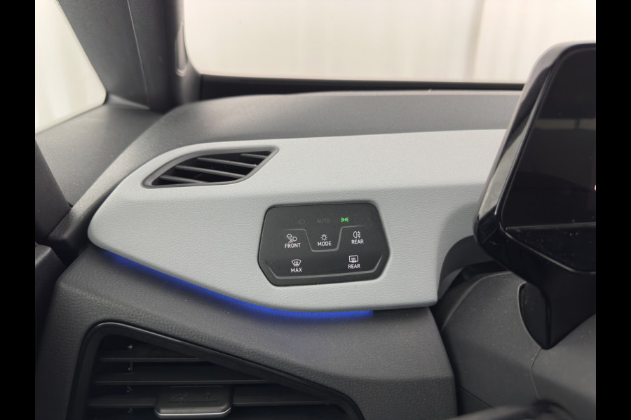 Volkswagen ID.3 First Plus 58 kWh [ 3-Fase-11kW] {SoH-88%} (INCL-BTW) Aut. *FULL-LED | HEATED-COMFORTSEATS | CAMERA | DIGI-COCKPIT | NAVI-FULLMAP | KEYLESS | PRIVACY-GLASS | AMBIENT-LIGHT | ECC | PDC | CRUISE | 19''ALU*