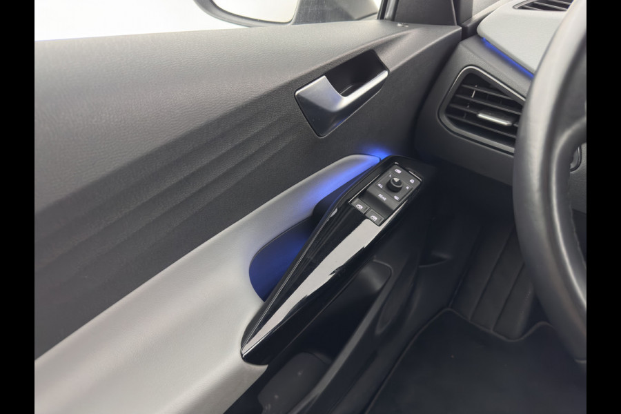 Volkswagen ID.3 First Plus 58 kWh [ 3-Fase-11kW] {SoH-88%} (INCL-BTW) Aut. *FULL-LED | HEATED-COMFORTSEATS | CAMERA | DIGI-COCKPIT | NAVI-FULLMAP | KEYLESS | PRIVACY-GLASS | AMBIENT-LIGHT | ECC | PDC | CRUISE | 19''ALU*
