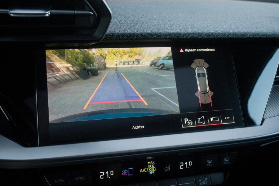 Audi A3 Sportback 35 TFSI Advanced Sport Edition S NL-auto [ Panoramadak Sfeerlicht Matrix Adaptive Cruise Camera Virtual S Line ]