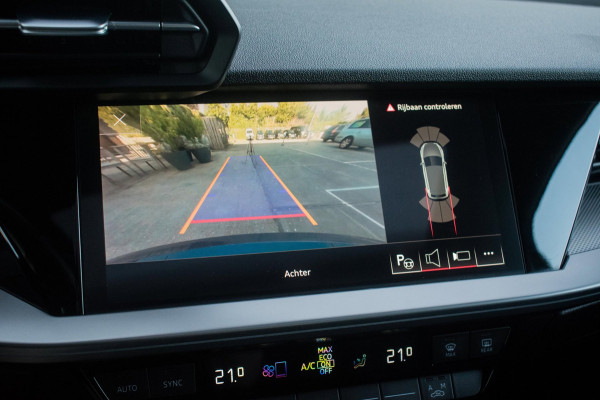 Audi A3 Sportback 35 TFSI Advanced Sport Edition S NL-auto [ Panoramadak Sfeerlicht Matrix Adaptive Cruise Camera Virtual S Line ]