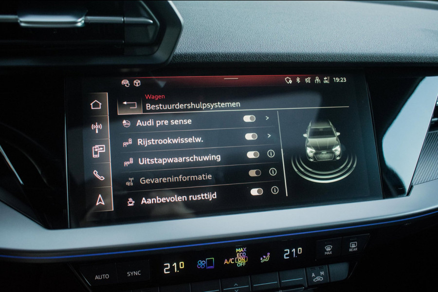 Audi A3 Sportback 35 TFSI Advanced Sport Edition S NL-auto [ Panoramadak Sfeerlicht Matrix Adaptive Cruise Camera Virtual S Line ]