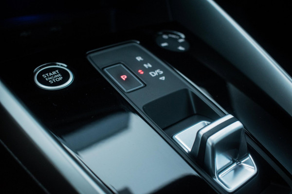 Audi A3 Sportback 35 TFSI Advanced Sport Edition S NL-auto [ Panoramadak Sfeerlicht Matrix Adaptive Cruise Camera Virtual S Line ]