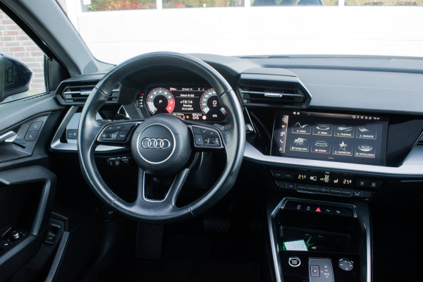 Audi A3 Sportback 35 TFSI Advanced Sport Edition S NL-auto [ Panoramadak Sfeerlicht Matrix Adaptive Cruise Camera Virtual S Line ]