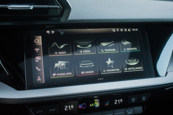 Audi A3 Sportback 35 TFSI Advanced Sport Edition S NL-auto [ Panoramadak Sfeerlicht Matrix Adaptive Cruise Camera Virtual S Line ]