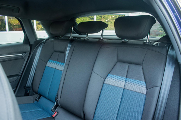 Audi A3 Sportback 35 TFSI Advanced Sport Edition S NL-auto [ Panoramadak Sfeerlicht Matrix Adaptive Cruise Camera Virtual S Line ]