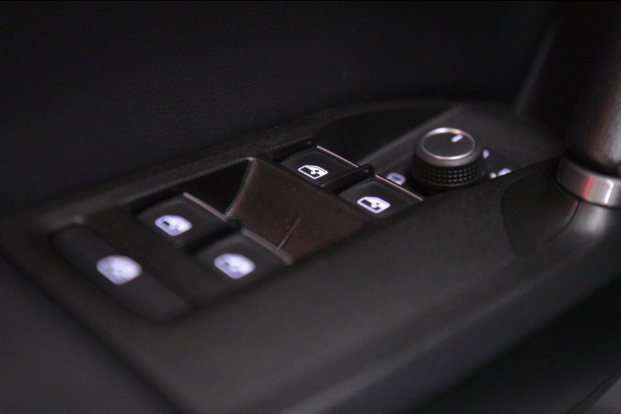 CUPRA Formentor 1.5 TSI Style PANO/CARPLAY/SFEERV/MEM/LANEASSIT/ACC/VOL