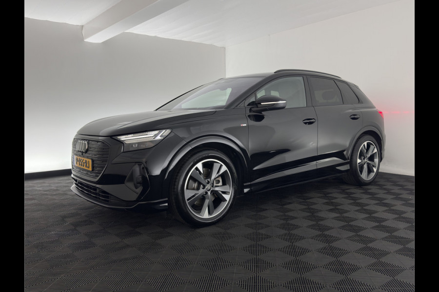 Audi Q4 e-tron 40 Launch edition S Competition 77 kWh [3-Fase-11kW] {SoH-89%} (INCL-BTW) (INCL.BTW) *HEAT-PUMP | HEAD-UP | LEATHER | MATRIX-LED | SONOS-SOUND | ADAPTIVE-CRUISE | HEATED-SPORTSEATS | AMBIENT-LIGHT | DIGI-COCKPIT | CAMERA | KEYLESS | DAB+ | TOWBAR | 20''ALU*