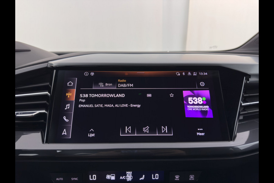 Audi Q4 e-tron 40 Launch edition S Competition 77 kWh [3-Fase-11kW] {SoH-89%} (INCL-BTW) (INCL.BTW) *HEAT-PUMP | HEAD-UP | LEATHER | MATRIX-LED | SONOS-SOUND | ADAPTIVE-CRUISE | HEATED-SPORTSEATS | AMBIENT-LIGHT | DIGI-COCKPIT | CAMERA | KEYLESS | DAB+ | TOWBAR | 20''ALU*