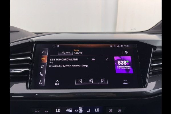 Audi Q4 e-tron 40 Launch edition S Competition 77 kWh [3-Fase-11kW] {SoH-89%} (INCL-BTW) (INCL.BTW) *HEAT-PUMP | HEAD-UP | LEATHER | MATRIX-LED | SONOS-SOUND | ADAPTIVE-CRUISE | HEATED-SPORTSEATS | AMBIENT-LIGHT | DIGI-COCKPIT | CAMERA | KEYLESS | DAB+ | TOWBAR | 20''ALU*