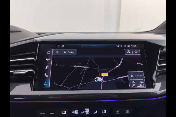 Audi Q4 e-tron 40 Launch edition S Competition 77 kWh [3-Fase-11kW] {SoH-89%} (INCL-BTW) (INCL.BTW) *HEAT-PUMP | HEAD-UP | LEATHER | MATRIX-LED | SONOS-SOUND | ADAPTIVE-CRUISE | HEATED-SPORTSEATS | AMBIENT-LIGHT | DIGI-COCKPIT | CAMERA | KEYLESS | DAB+ | TOWBAR | 20''ALU*