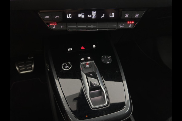 Audi Q4 e-tron 40 Launch edition S Competition 77 kWh [3-Fase-11kW] {SoH-89%} (INCL-BTW) (INCL.BTW) *HEAT-PUMP | HEAD-UP | LEATHER | MATRIX-LED | SONOS-SOUND | ADAPTIVE-CRUISE | HEATED-SPORTSEATS | AMBIENT-LIGHT | DIGI-COCKPIT | CAMERA | KEYLESS | DAB+ | TOWBAR | 20''ALU*