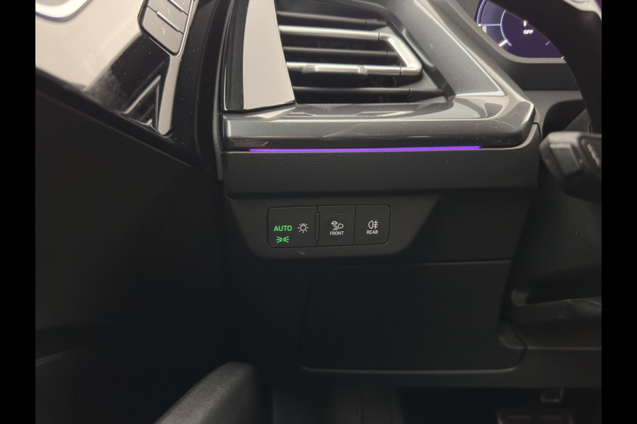 Audi Q4 e-tron 40 Launch edition S Competition 77 kWh [3-Fase-11kW] {SoH-89%} (INCL-BTW) (INCL.BTW) *HEAT-PUMP | HEAD-UP | LEATHER | MATRIX-LED | SONOS-SOUND | ADAPTIVE-CRUISE | HEATED-SPORTSEATS | AMBIENT-LIGHT | DIGI-COCKPIT | CAMERA | KEYLESS | DAB+ | TOWBAR | 20''ALU*