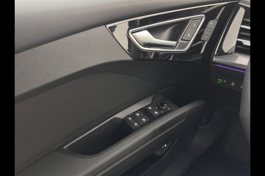 Audi Q4 e-tron 40 Launch edition S Competition 77 kWh [3-Fase-11kW] {SoH-89%} (INCL-BTW) (INCL.BTW) *HEAT-PUMP | HEAD-UP | LEATHER | MATRIX-LED | SONOS-SOUND | ADAPTIVE-CRUISE | HEATED-SPORTSEATS | AMBIENT-LIGHT | DIGI-COCKPIT | CAMERA | KEYLESS | DAB+ | TOWBAR | 20''ALU*