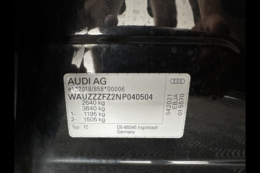 Audi Q4 e-tron 40 Launch edition S Competition 77 kWh [3-Fase-11kW] {SoH-89%} (INCL-BTW) (INCL.BTW) *HEAT-PUMP | HEAD-UP | LEATHER | MATRIX-LED | SONOS-SOUND | ADAPTIVE-CRUISE | HEATED-SPORTSEATS | AMBIENT-LIGHT | DIGI-COCKPIT | CAMERA | KEYLESS | DAB+ | TOWBAR | 20''ALU*