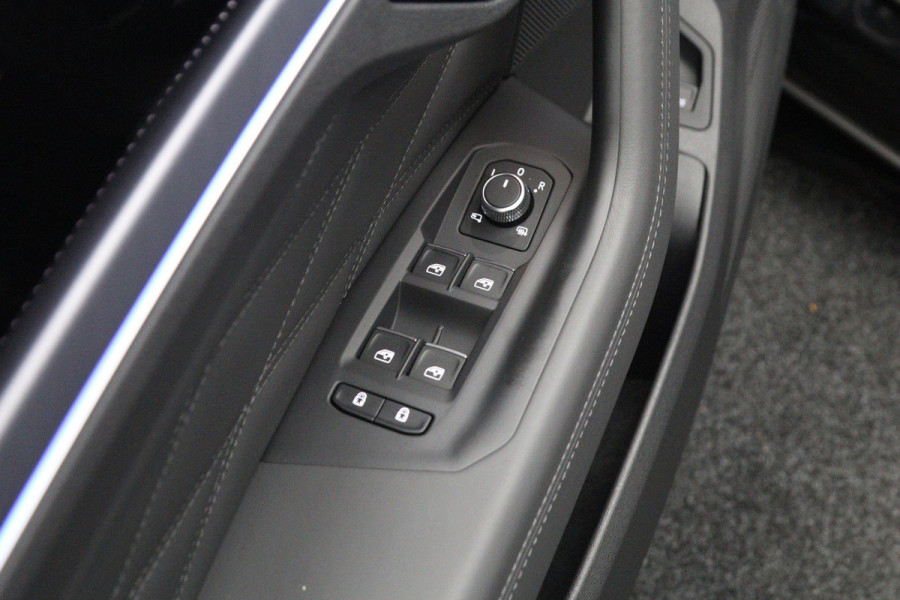 Volkswagen Touareg 3.0 TSi eHybrid 463 PK 4MOTION R Edition PHEV, Panoramadak, DYNAUDIO, 360°