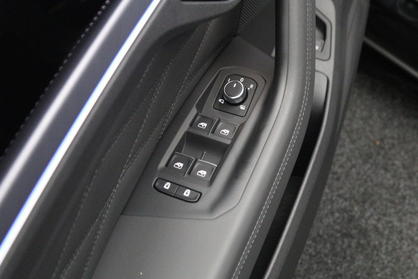 Volkswagen Touareg 3.0 TSi eHybrid 463 PK 4MOTION R Edition PHEV, Panoramadak, DYNAUDIO, 360°