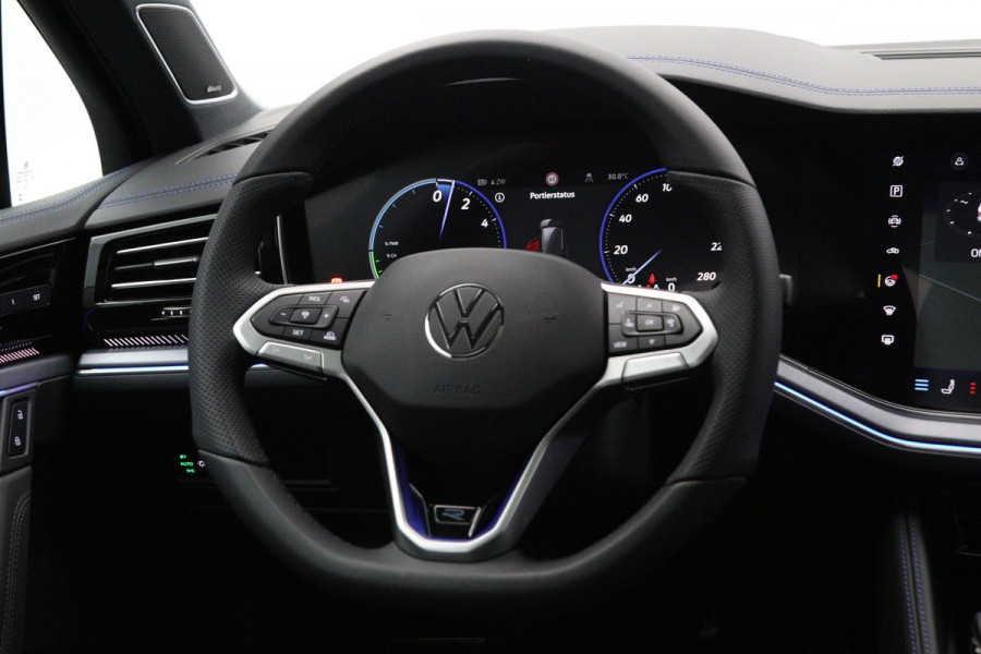 Volkswagen Touareg 3.0 TSi eHybrid 463 PK 4MOTION R Edition PHEV, Panoramadak, DYNAUDIO, 360°