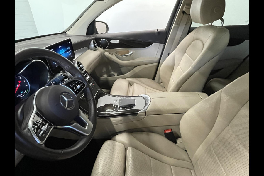 Mercedes-Benz GLC Coupé 300e 4MATIC 320pk PHEV AMG Line Navigatie Apple Carplay/Android Auto Camera Parkeersensoren Cruise Control Full Led Elektrische achterklep Stoelverwarming Climate Control Lichtmetalen velgen