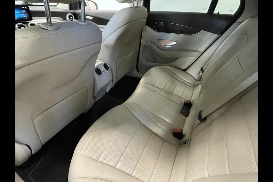 Mercedes-Benz GLC Coupé 300e 4MATIC 320pk PHEV AMG Line Navigatie Apple Carplay/Android Auto Camera Parkeersensoren Cruise Control Full Led Elektrische achterklep Stoelverwarming Climate Control Lichtmetalen velgen