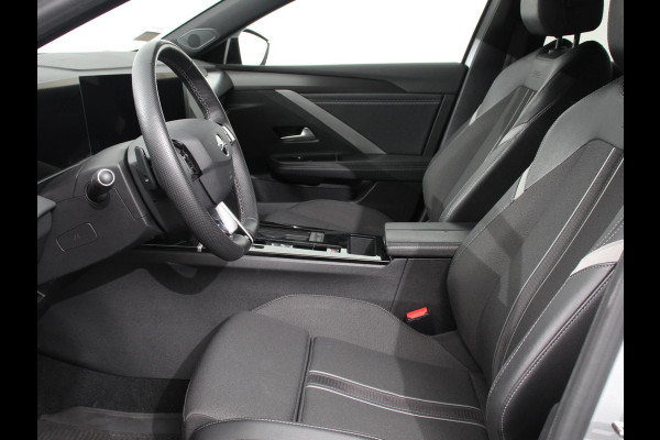 Opel Astra 1.2 Automaat GS Line Climate control Adaptive cruise control LED Voorstoelen verwarmd Stuurwiel verwarmd Achteruitrij camera 360* Sfeer verlichting Apple carplay/ Android auto