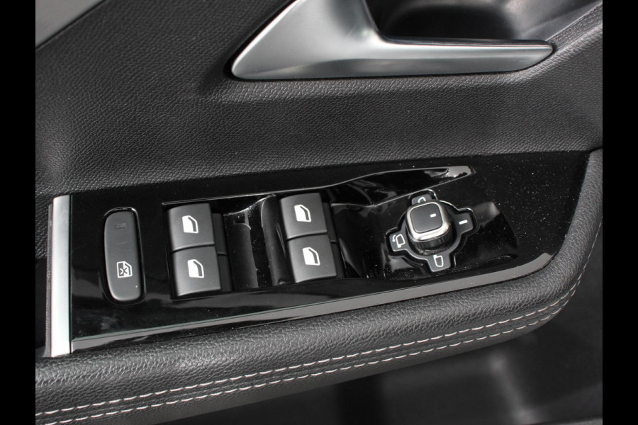 Opel Astra 1.2 Automaat GS Line Climate control Adaptive cruise control LED Voorstoelen verwarmd Stuurwiel verwarmd Achteruitrij camera 360* Sfeer verlichting Apple carplay/ Android auto