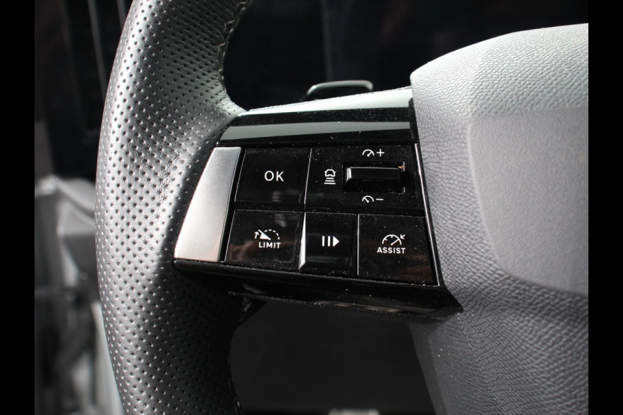 Opel Astra 1.2 Automaat GS Line Climate control Adaptive cruise control LED Voorstoelen verwarmd Stuurwiel verwarmd Achteruitrij camera 360* Sfeer verlichting Apple carplay/ Android auto